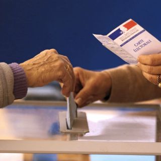 Extrema derecha no logra victoria en las regionales francesas