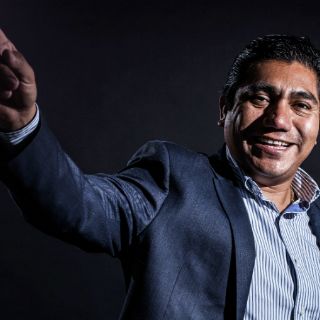 Preciado hace campaña por gubernatura en Manzanillo