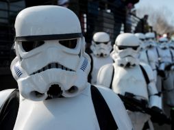 Quienes acudan disfrazados de Star Wars npodrá participar en el sorteo de entradas de cine para la premier. AFP / ARCHIVO