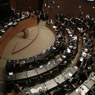 Senado da lectura a minuta de reforma política del DF