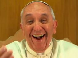 La 'selfie' fue tomada de este momento, cuando el Papa charlaba con unos niños mediante Google Hangouts. YOUTUBE / Scholas Ocurrentes