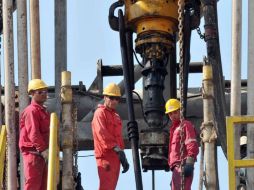 Se estima que la licitación atraiga un total de mil millones en inversiones con una produccción máxima de 36 mil barriles de petróleo. NTX / ARCHIVO