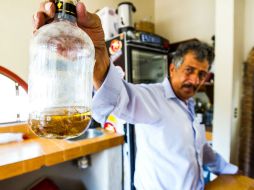 Su trabajo como velador e intendente mantiene a Vidal Carranza Magallanes en constante contacto con alacranes. EL INFORMADOR / P. Franco