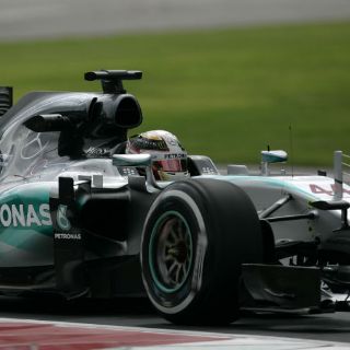 Hamilton y Mercedes, reyes de la temporada 2015