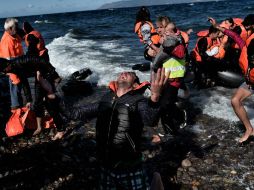 El número de solicitantes de asilo que llega a las costas de Grecia se redujo considerablemente en noviembre. AFP / ARCHIVO