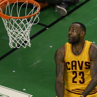 LeBron encabeza triunfo de Cavaliers ante Celtics