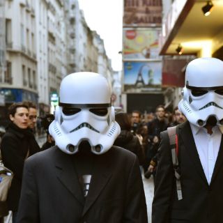 'Star Wars: The Force Awakens', un 'clásico' para la prensa británica