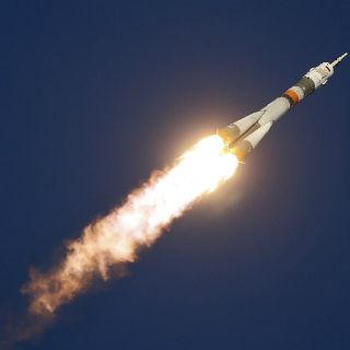 China lanza su primer satélite explorador