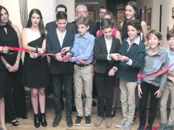 Familia. Los nietos Mackissak durante el corte de listón inaugural.  /