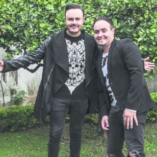 Río Roma le entra al mariachi