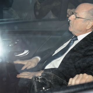 Blatter llega a FIFA para ser interrogado por Comité de Ética