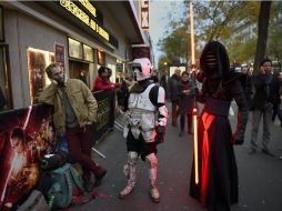 Admiradores de Egipto con boletos para el estreno de ''Star Wars'' se sienten terriblemente decepcionados, por la cancelación. AFP / ARCHIVO