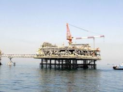 El alza en la tasa de interés por parte de la Fed encarece las materias primas y el petróleo, según analistas. EFE / ARCHIVO