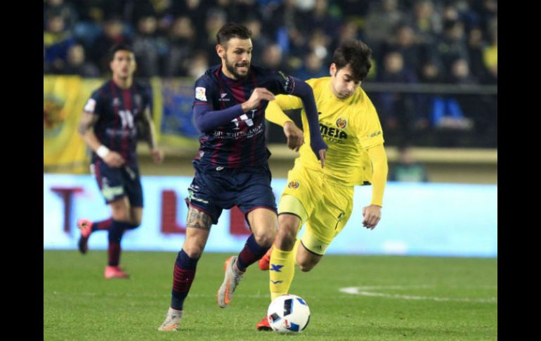 Marcelino García Toral echó mano de varios juveniles, por lo que el mexicano observó desde la banca el triunfo de su equipo. EFE / D. Castelló