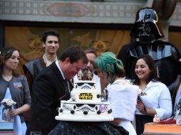 Andrew Porters y Caroline Ritter se juraron amor eterno para después entrar a ver la esperada cinta. AFP / R. Beck