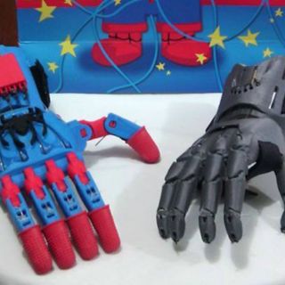 Mexicano crea prótesis de bajo costo con impresoras 3D