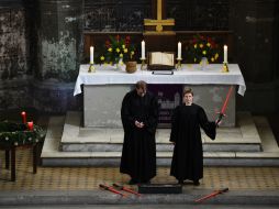 Los clérigos aprovecharon para comprar pasajes bíblicos con escenas de las películas que integran la famosa saga. AP / M. Schreiberg