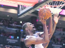 American Airlines Arena. Chris Bosh fue líder anotador del Heat con 29 puntos en su cuenta personal. AP / l. Sladky