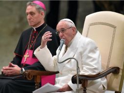 El Pontífice se reúne con los trabajadores que prestan servicio en la Santa Sede y sus familias, con motivo de los saludos navideños. EFE / E. Ferrari