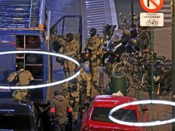 Las autoridades belgas buscan a una persona que mantuvo numerosos contactos telefónicos en la noche del ataque. AFP / N. Maeterlinck