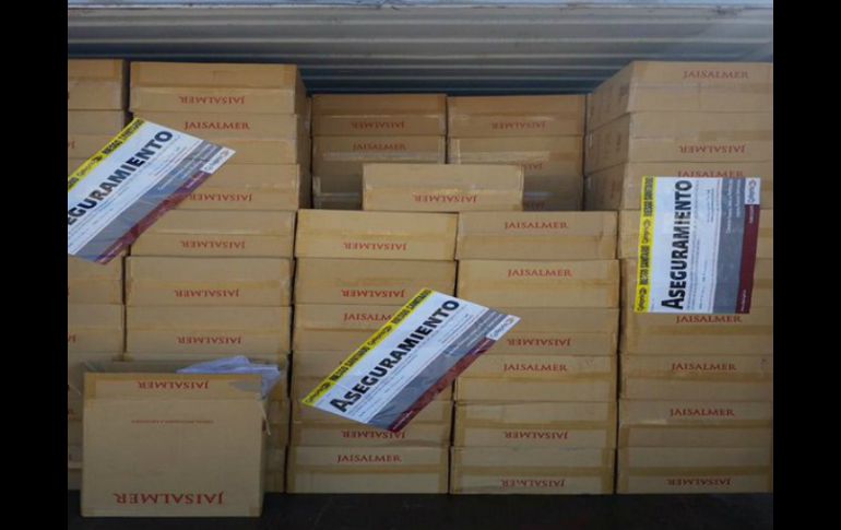 Con los 4.7 millones de cigarros incautados, la Cofepris ha decomisado 270 millones de estos artículos en la presente administración. TWITTER / @arriolamikel