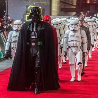Fan de 'Star Wars' se llama Darth Vader