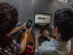 Señalan que los nacidos en esta época son mucho más abiertos que otros, y se les mira como quienes miran el uso didáctico de las redes. EL INFORMADOR / ARCHIVO