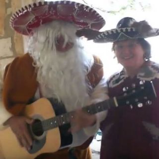 Pancho Claus, el primo de Santa con sombrero charro y sarape