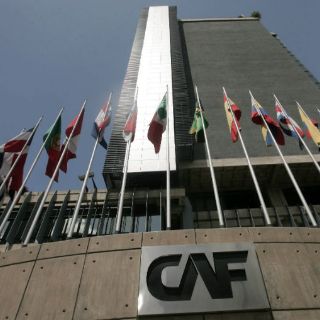 Artefacto explota en sede del banco CAF en Caracas