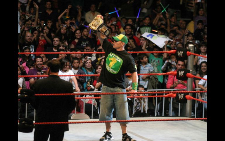 John Cena buscará recuperar el cetro que perdió el pasado 25 de octubre en su última aparición. EL INFORMADOR / ARCHIVO