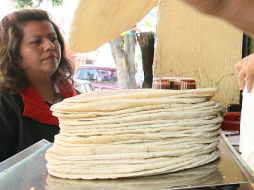 El consumo de tortilla de maíz provee la ingesta de calcio, lo que ayuda a la formación de huesos y músculos. EL INFORMADOR / ARCHIVO