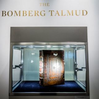 Talmud del siglo XVI subastado en récord de 93 MDD en NY