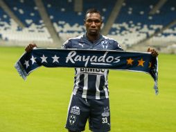 El ecuatoriano fue presentado de manera oficial como refuerzo del equipo, al lado del uruguayo Carlos Sánchez y Miguel Herrera. MEXSPORT / J. Martinez