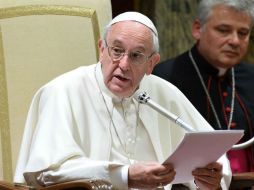 El papa durante el tradicional discurso de felicitación navideña a los miembros de la Curia romana en El Vaticano. EFE / A. Pizzoli