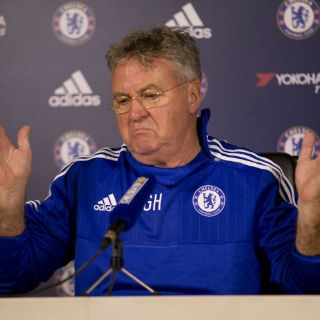 Hiddink pide autocrítica a jugadores del Chelsea