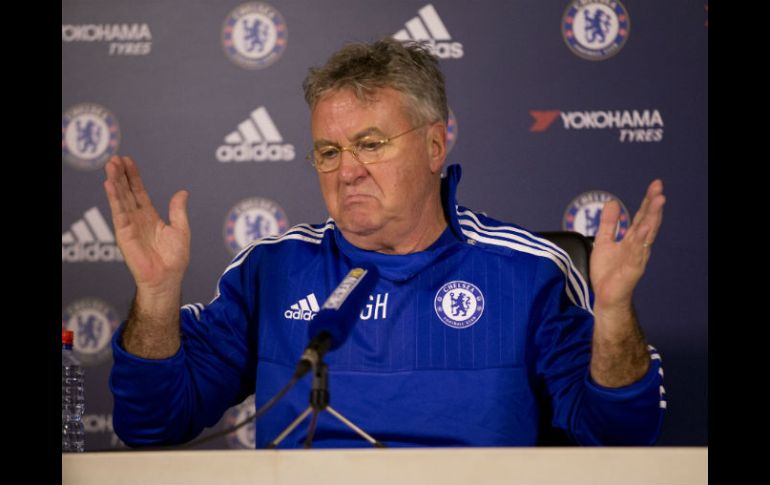 Guus Hiddink toma al equipo que actualmente es 15 de la general. AP / M. Dunham