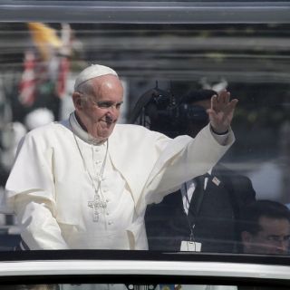 Francisco realizará recorridos en papamóvil en México