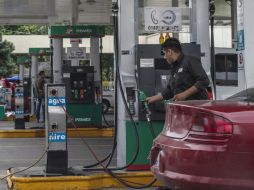 Por primera vez en México, reducirán los precios de los combustibles en enero próximo. EL INFORMADOR / ARCHIVO