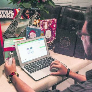 Cibernautas optan en Navidad por comprar regalos vía internet