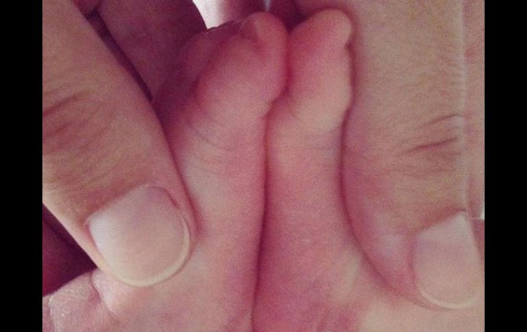 Hace una semana, Álvarez compartió la fotografía de un par de pequeños pies. INSTAGRAM / @elizabethalvareztv