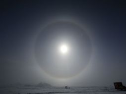El desgaste de la capa de ozono se manifiesta con mayor claridad en latitudes altas, en particular en la Antártida. EFE / F. Trueba