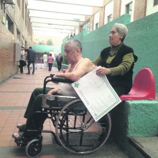 Limitan Seguro Popular a 1 de cada 5