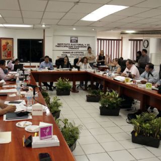 Gobernador de Tabasco y consejeros afinan elección en Centro