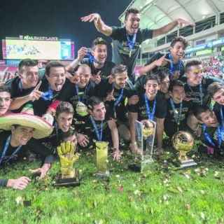 Los Tricolores, dos de cal por una de arena