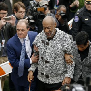 Bill Cosby se presenta ante justicia de EU