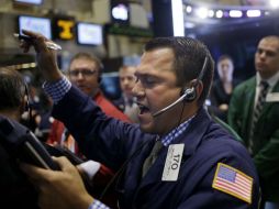 La jornada estuvo marcada por una nueva caída del precio del petróleo en los mercados internacionales. AP / ARCHIVO