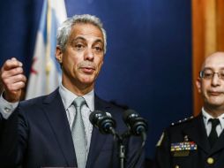 Rahm Emanuel anuncia este miércoles que se hará una importante revisión de la fuerza policial en conferencia de prensa. EFE / T. Maury