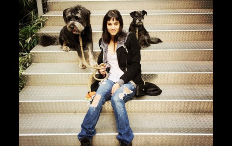 Declaran que el actor se siente atraído por el ''look oscuro'' de Butella y desde que la vio quedó encantado con ella. INSTAGRAM /  sofisia7