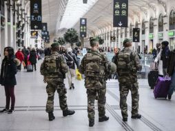 Los gendarmes se despliegan por las calles atentos a ataques islamistas. EFE / C. Petit