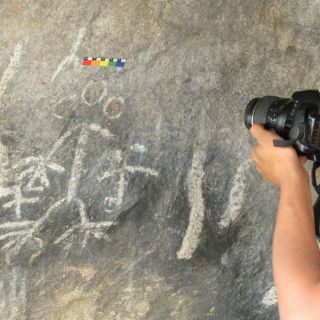 Lluvias y vandalismo afectan arte rupestre en Oaxaca